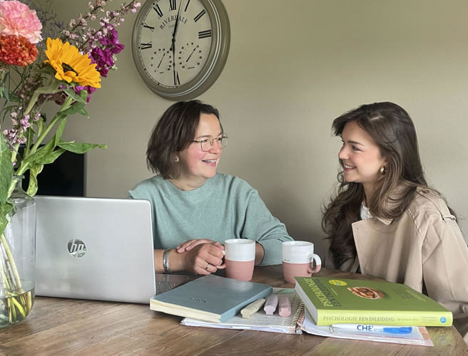 Moeder Dochter Samen Studeren